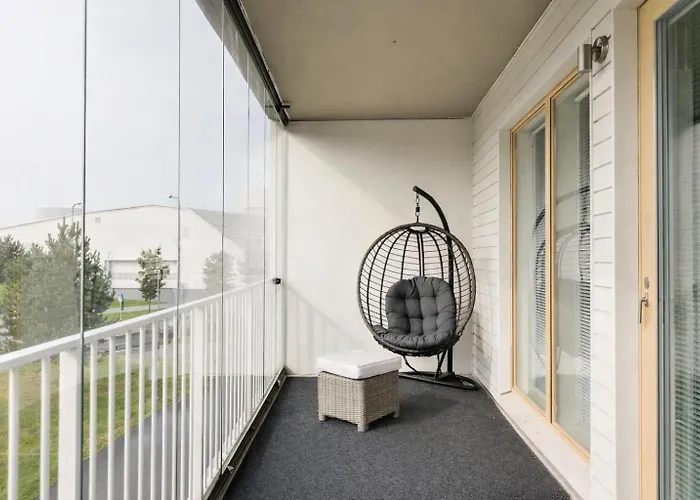 Modern 2 Bedroom In Near Hospital With Sauna And Large Balcony * オウル